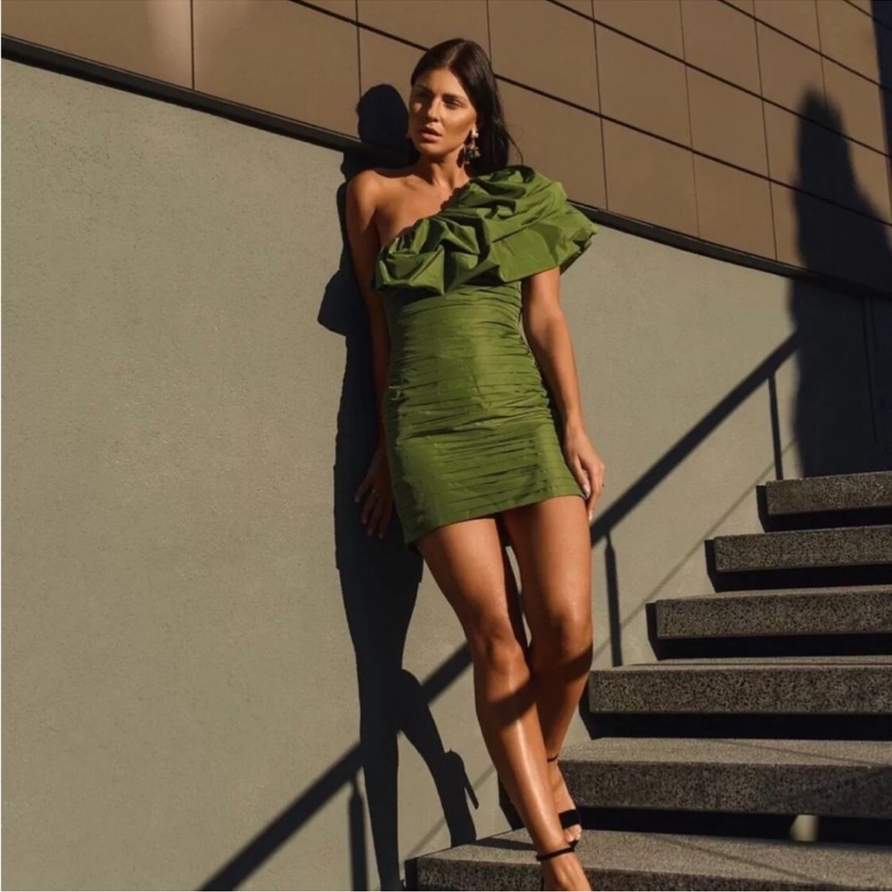 H&M Conscious Green Draped One Shoulder Ruched Mini Dress Size 8 - Picture 4 of 11